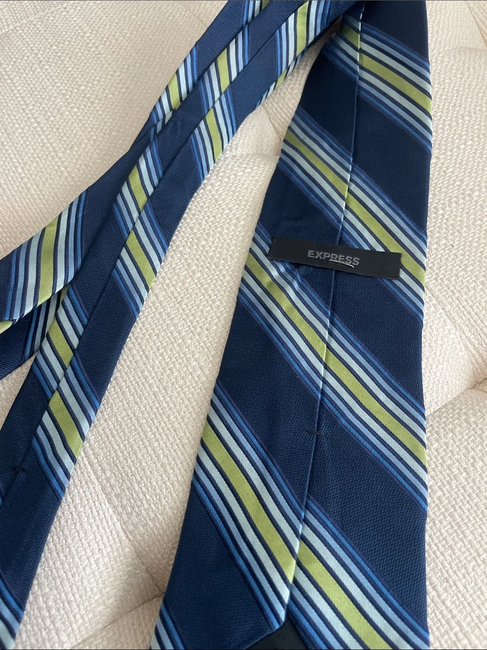 Express men’s tie